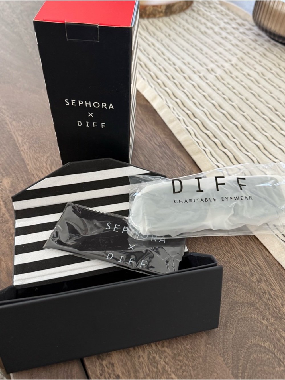Diff Eyewear Black Rectangle Sunglasses - Sephora x Diff - Picture 3 of 4